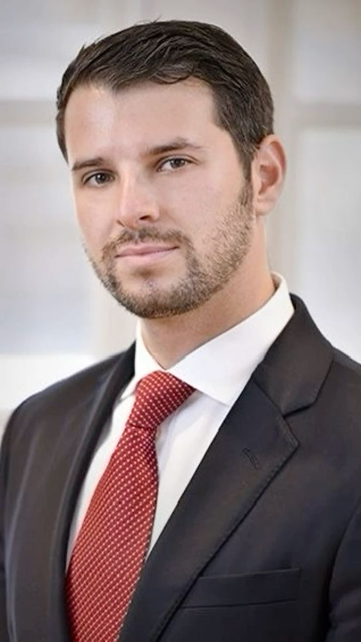 Kevin Walker (Marketing Manager)